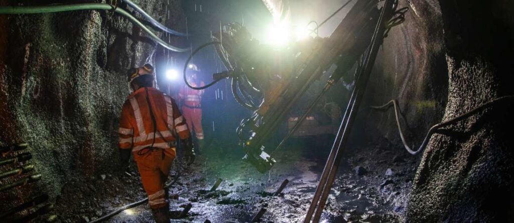 5 Benefits Using Oxygen Generators in Mining Operations